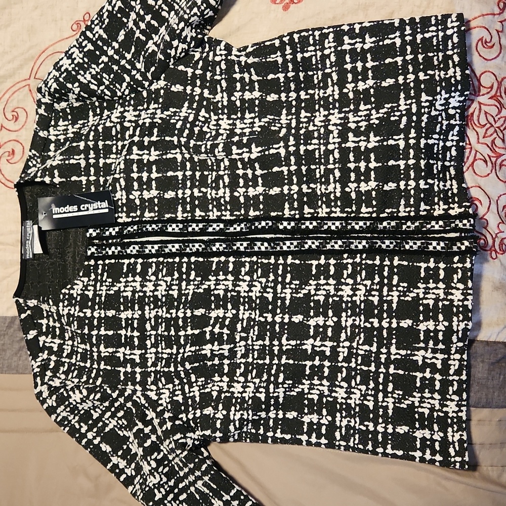 Modes Crystal Fashions Skirt Suit - Picture 3 of 11
